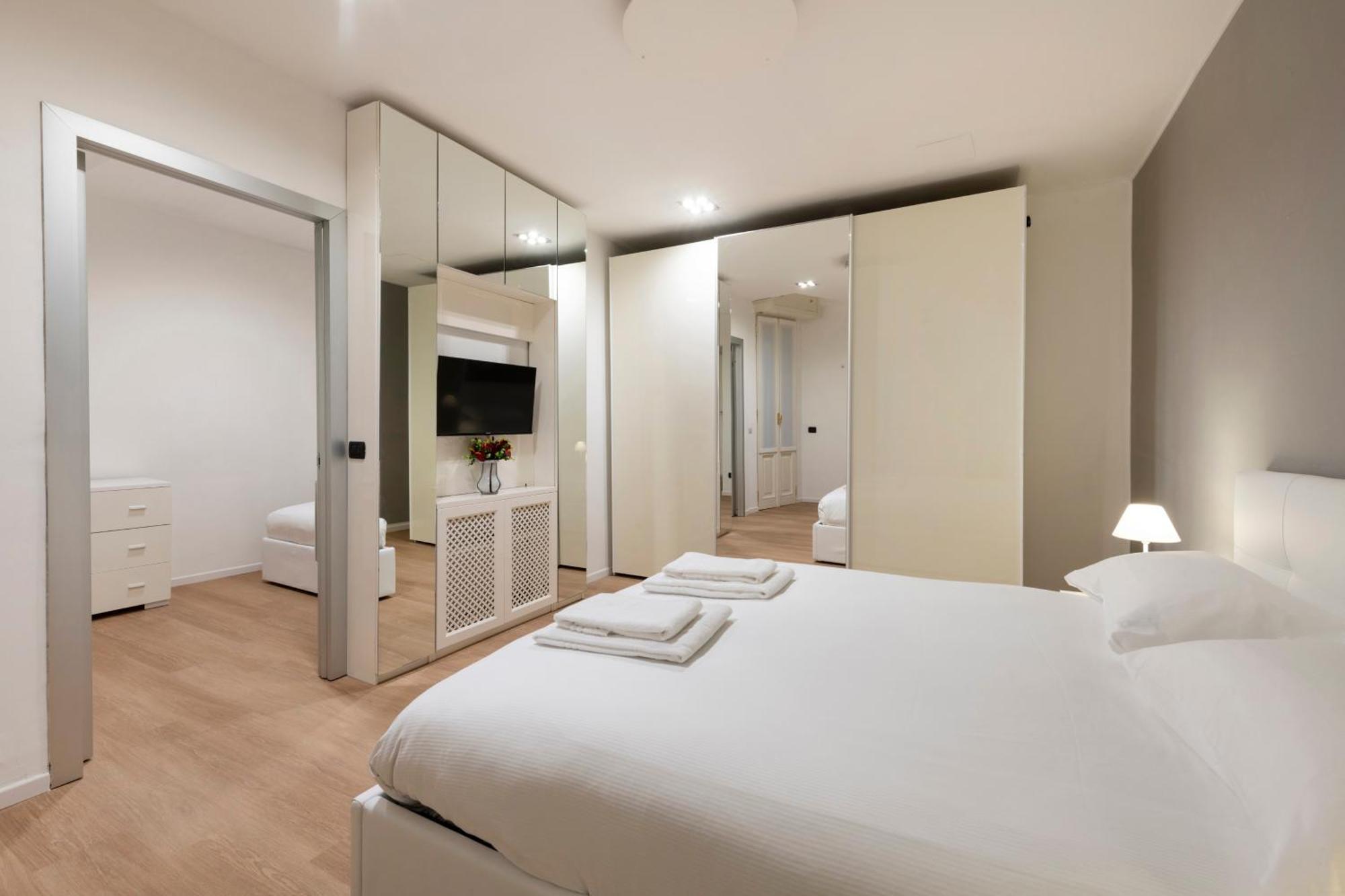 Milan Royal Suites Duomo Exterior photo